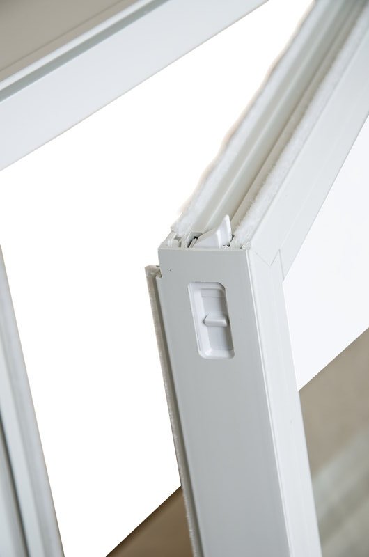 Trinity Gliding Tilt Latch